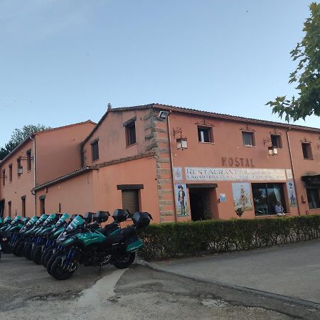 El Huesped Del Sevillano Ar Lagartera Luaran gambar